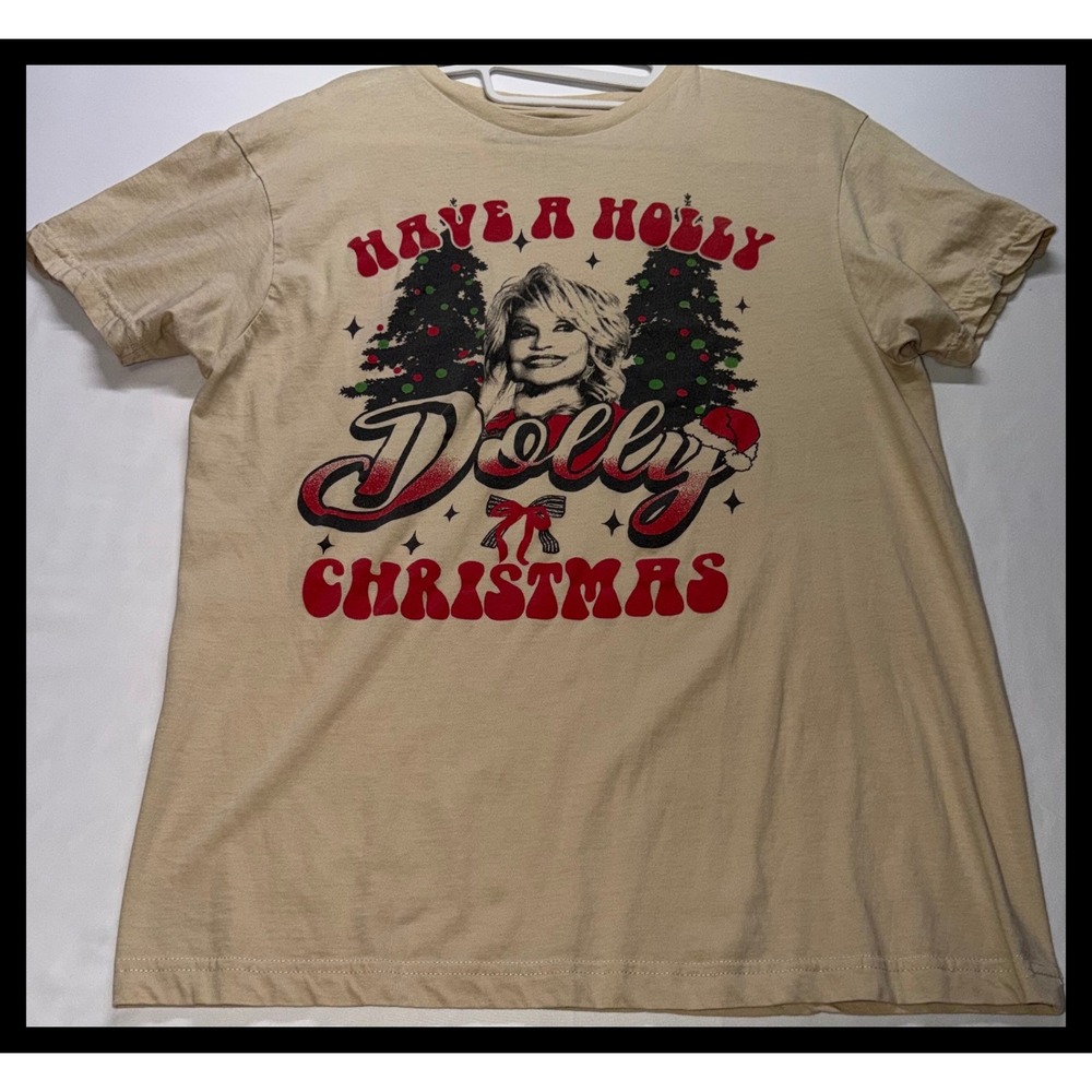 Dolly Parton Graphic T-Shirt Women Medium Tan Holly Dolly Christmas Holiday